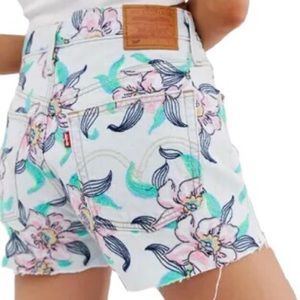 Levi’s 501® HIGH RISE FLORAL SHORTS